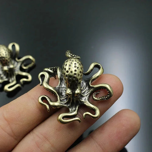 Antique Copper Brass Octopus Figurine Desktop Ornament Creative Tea Pet and Table Decor